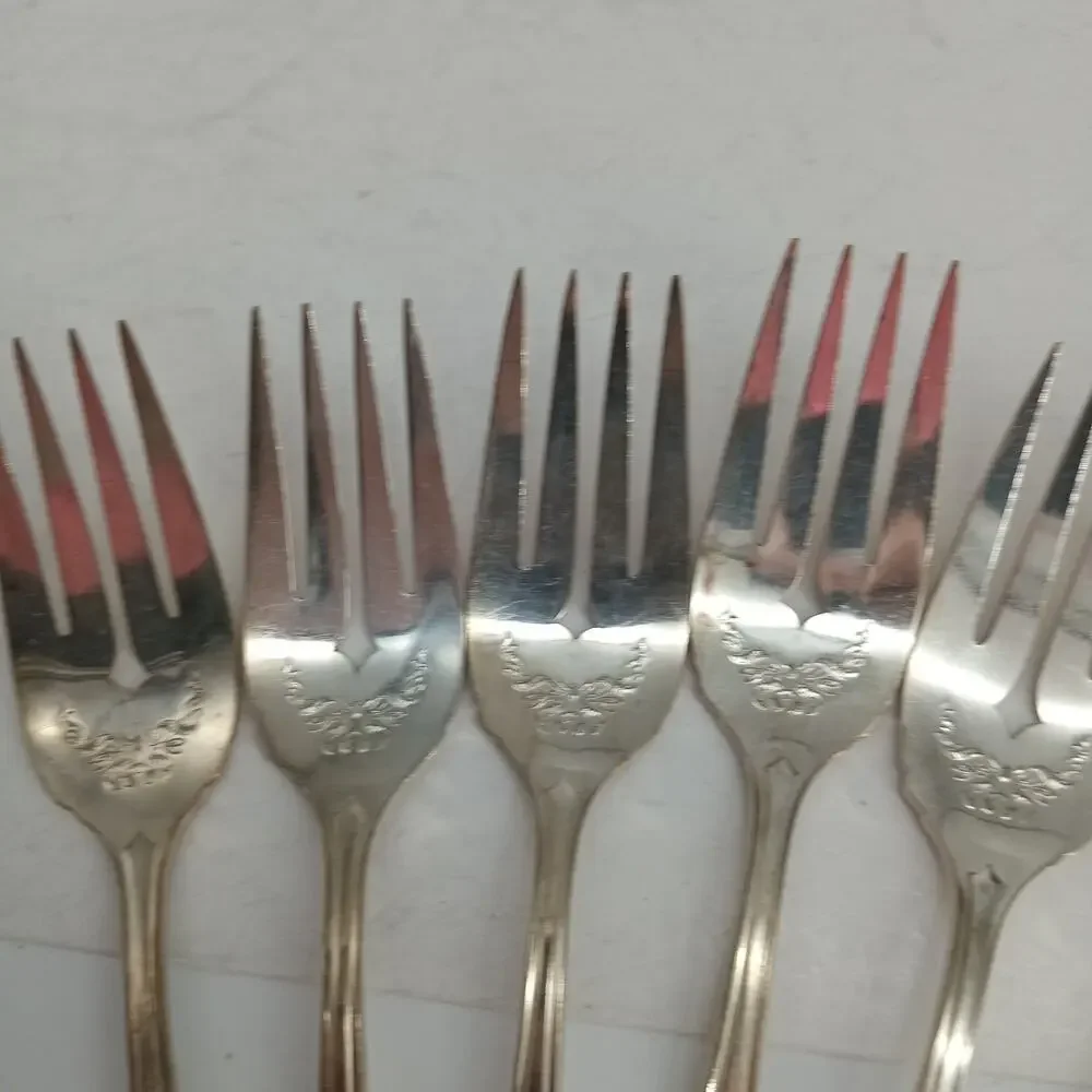 6X SF Vtg Oneida Community Bridal Wreath Silver Plate Salad Forks Silverplate